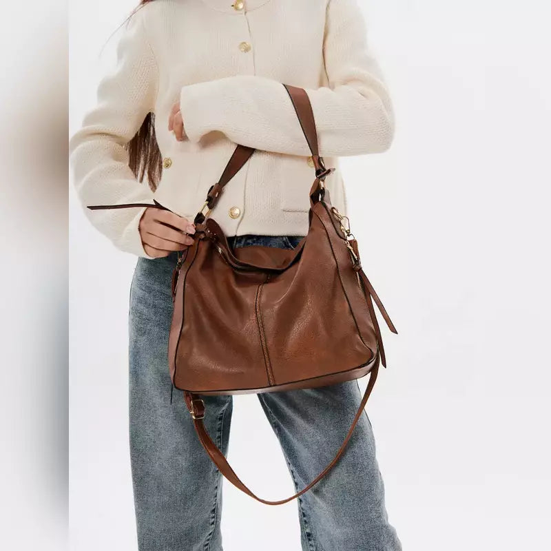 Tu Bolso Hobo Ideal con Monedero de Regalo – Estilo, Espacio y Garantía 6 Meses